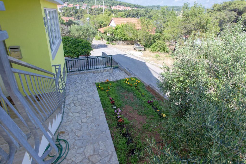 Maslina Apartments Stari Grad  Extérieur photo
