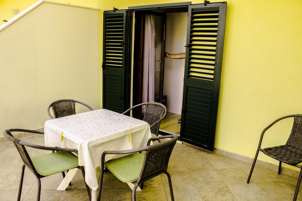Maslina Apartments Stari Grad  Extérieur photo