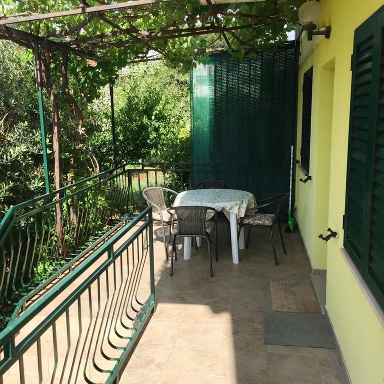 Maslina Apartments Stari Grad  Extérieur photo